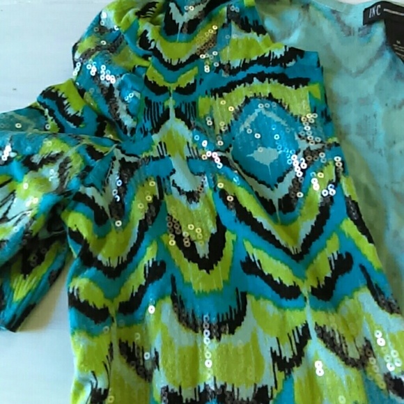 Sweater - Picture 2 of 4